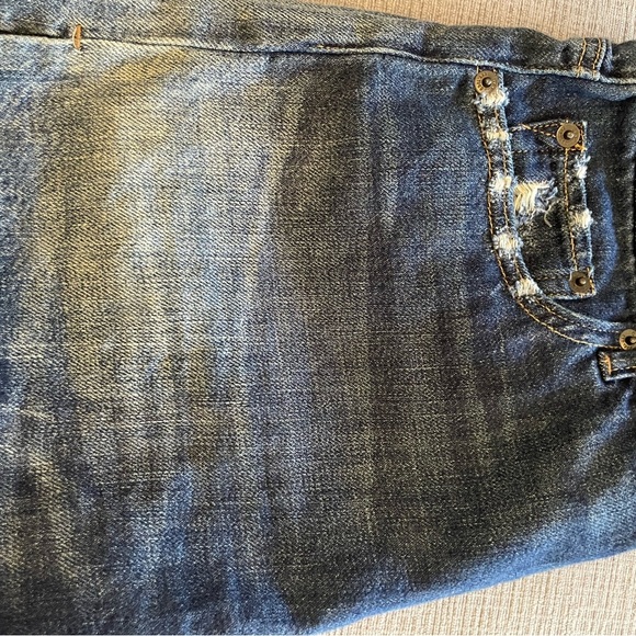 GAP 1969 Distressed Denim Jean Shorts Size 28R EUC - Picture 6 of 14